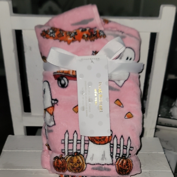 Issac Mizrahi Ghost Hand Towels - Picture 1 of 3